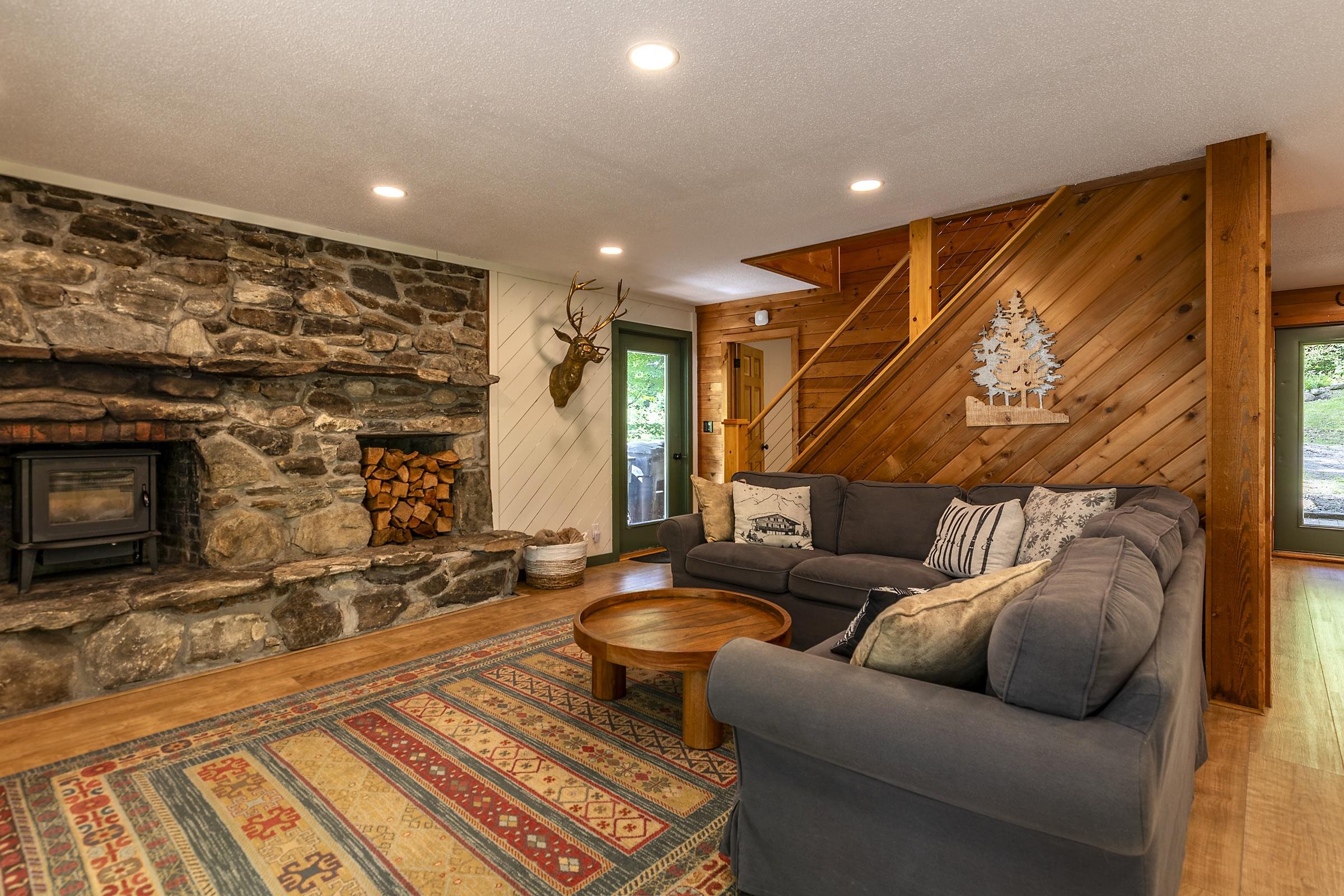 86 Benson Fuller Drive Winhall, VT 05340 - Photo 8 of 43