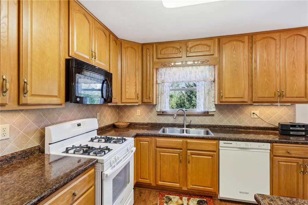 1066 O'Block Road Pittsburgh, PA 15239 - Photo 7 of 20 Gallery Image 7