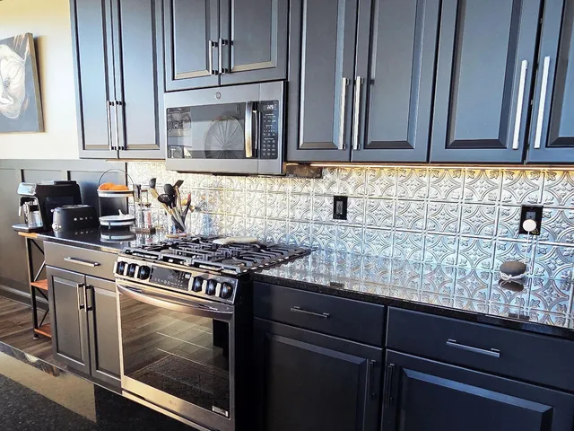 $3,950 | 1515 North Van Buren Street, Unit 510, Milwaukee, WI 53202