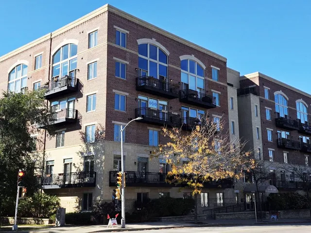 $3,950 | 1515 North Van Buren Street, Unit 510, Milwaukee, WI 53202