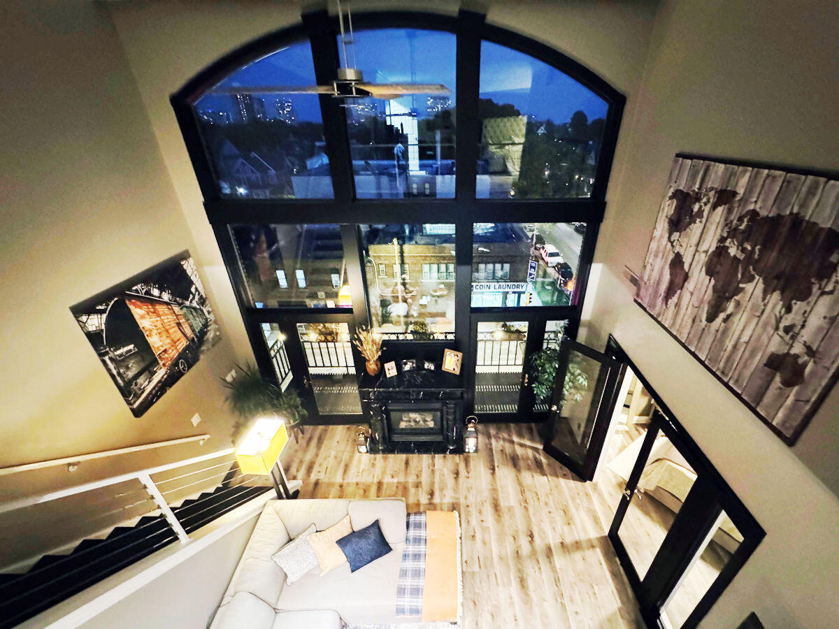 1515 North Van Buren Street, Unit 510 Milwaukee, WI 53202 - Photo 3 of 45 Living Room