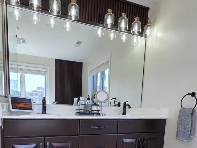 $3,950 | 1515 North Van Buren Street, Unit 510, Milwaukee, WI 53202