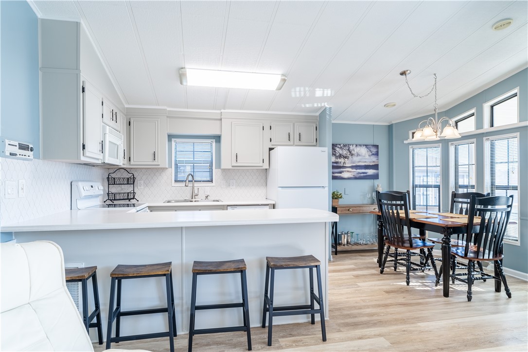 1230 Melton Road, Unit 14 West Union, SC 29696 - Photo 7 of 23 Great entertaining kitchen