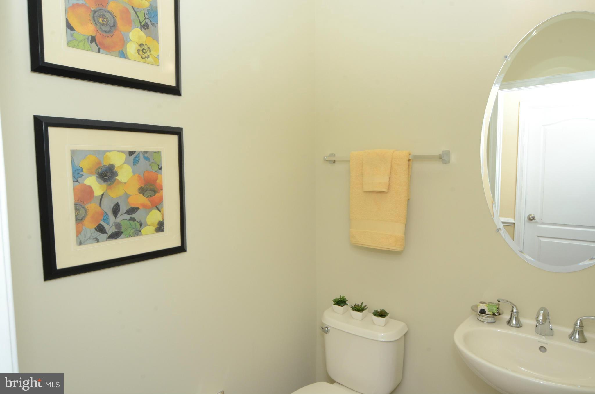 4028 Bridle Ridge Road Upper Marlboro, MD 20772 - Photo 14 of 30 Main Level Powder Room