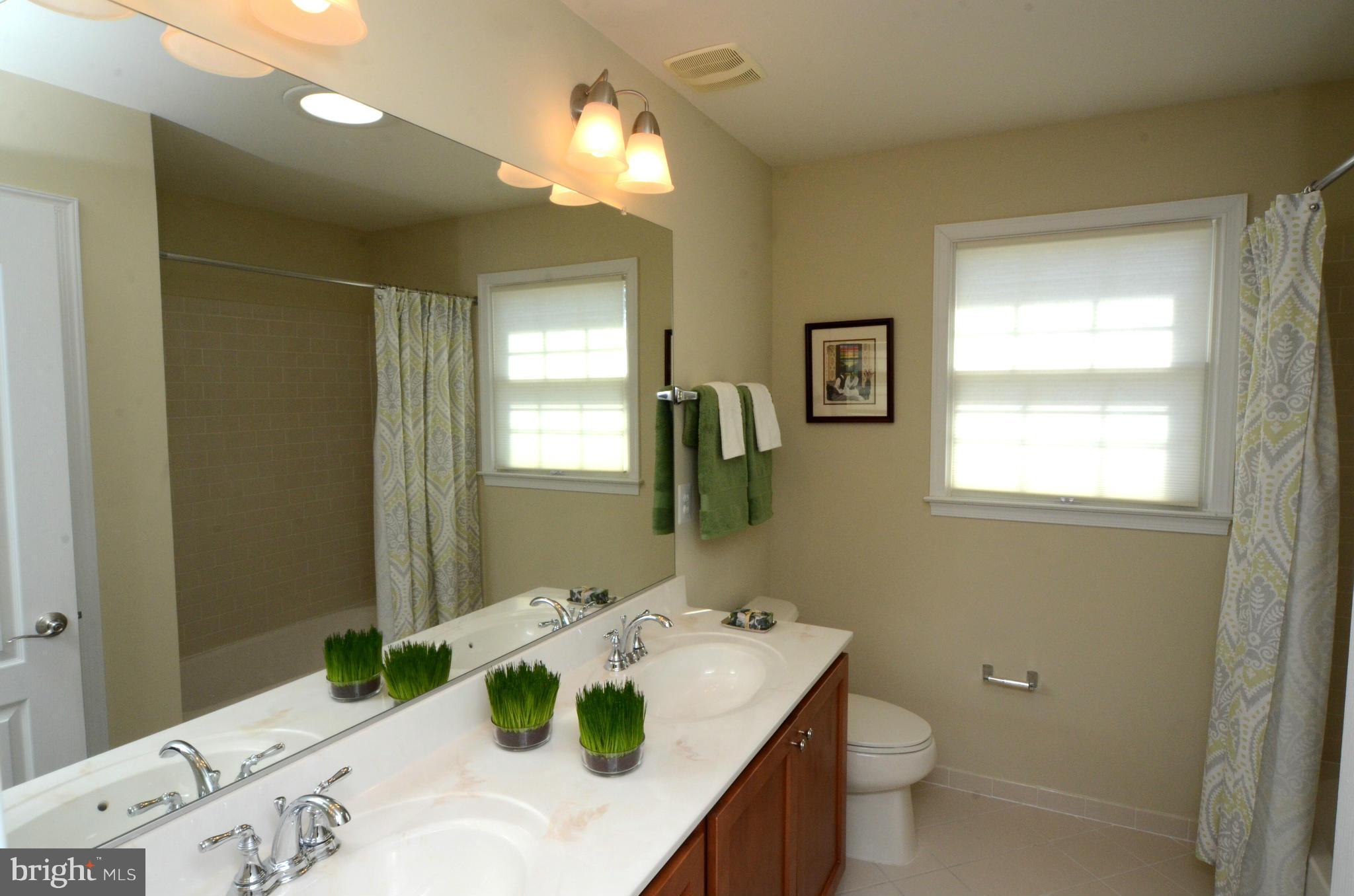4028 Bridle Ridge Road Upper Marlboro, MD 20772 - Photo 23 of 30 Upstairs Bath