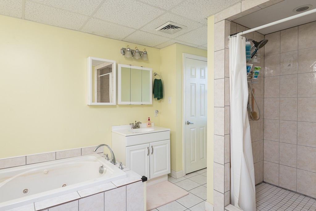 10 Landers Road Quincy, MA 02170 - Photo 8 of 17 Gallery Image 8