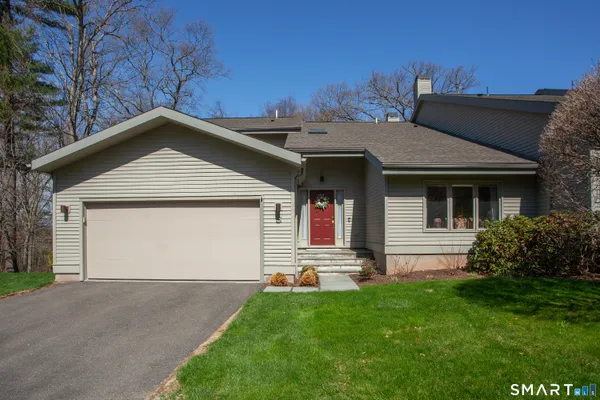 $749,900 | 5 Shirecrest, Avon, CT 06001
