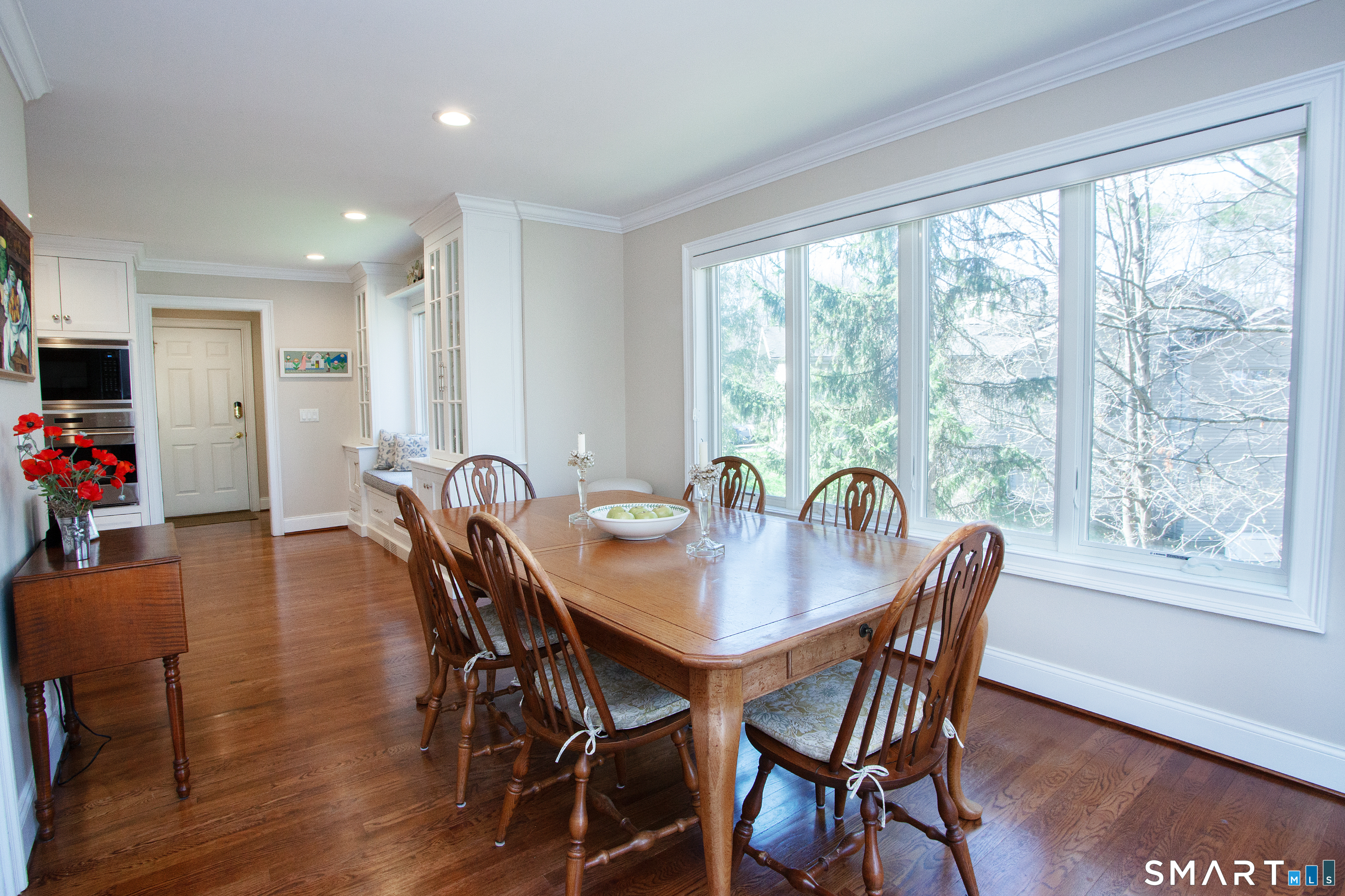 5 Shirecrest Avon, CT 06001 - Photo 6 of 39 Flex space - perfect for den, breakfast room or office area
