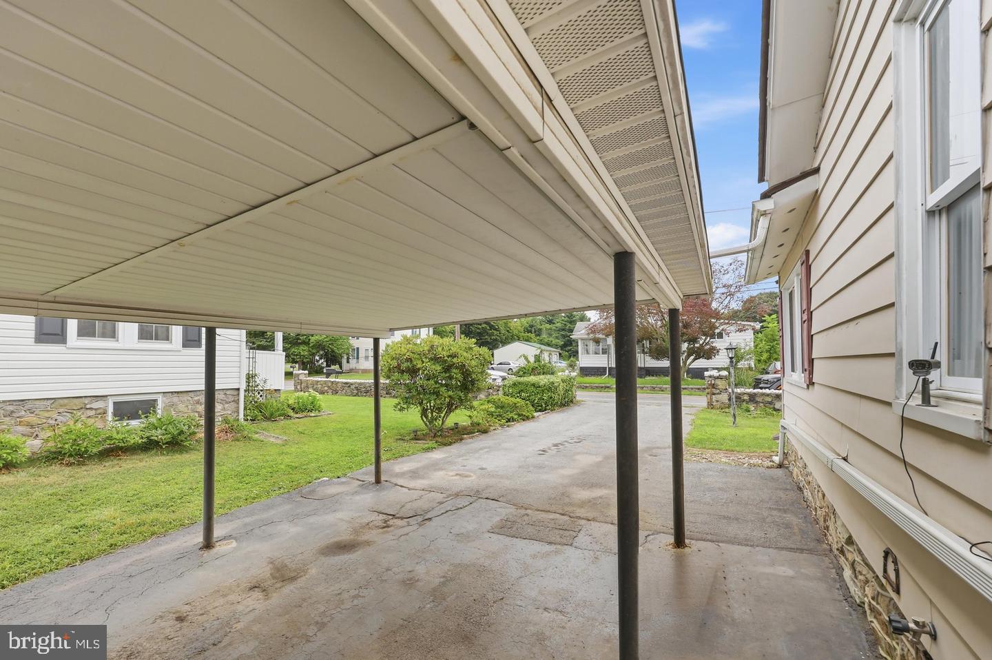25327 Highfield Road Cascade, MD 21719 - Photo 46 of 52 Driveway & Carport