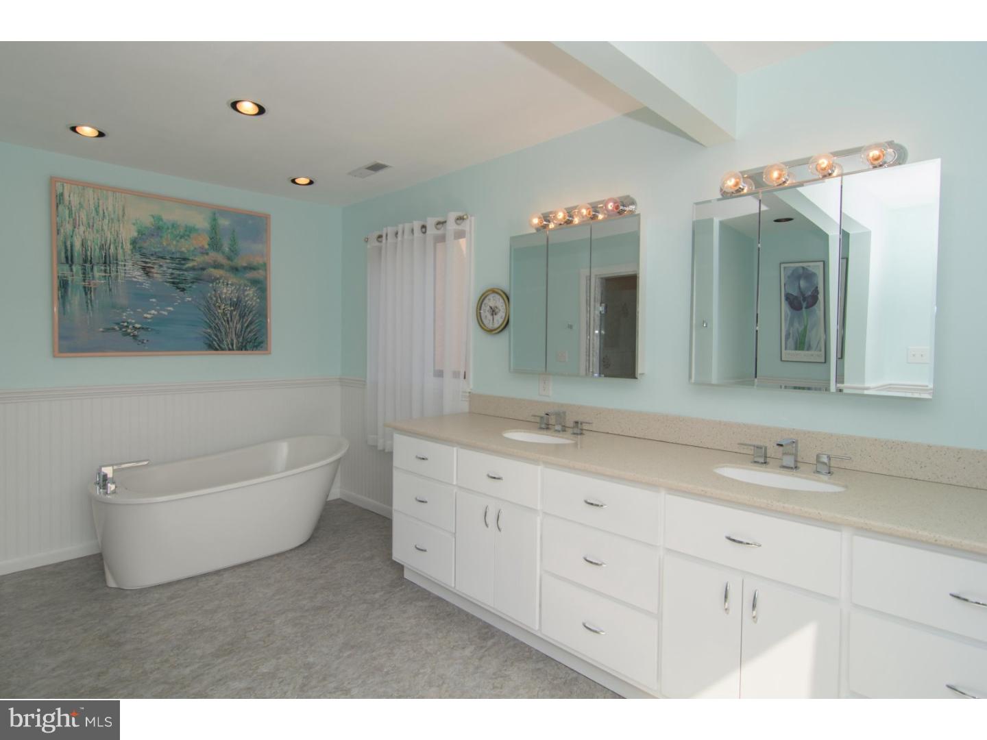580 Summit Lane Riegelsville, PA 18077 - Photo 14 of 25 Master Bathroom