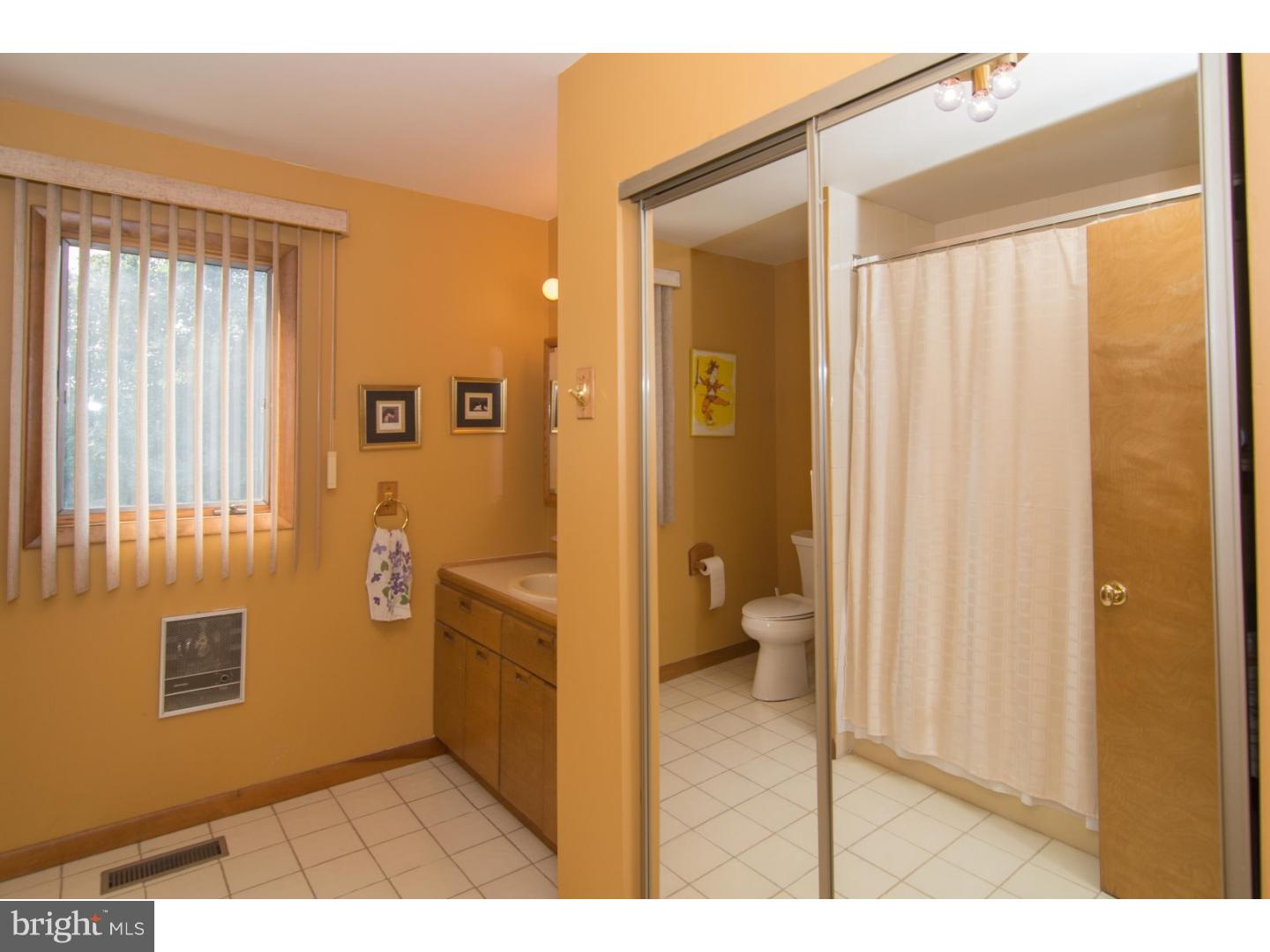580 Summit Lane Riegelsville, PA 18077 - Photo 17 of 25 Bathroom