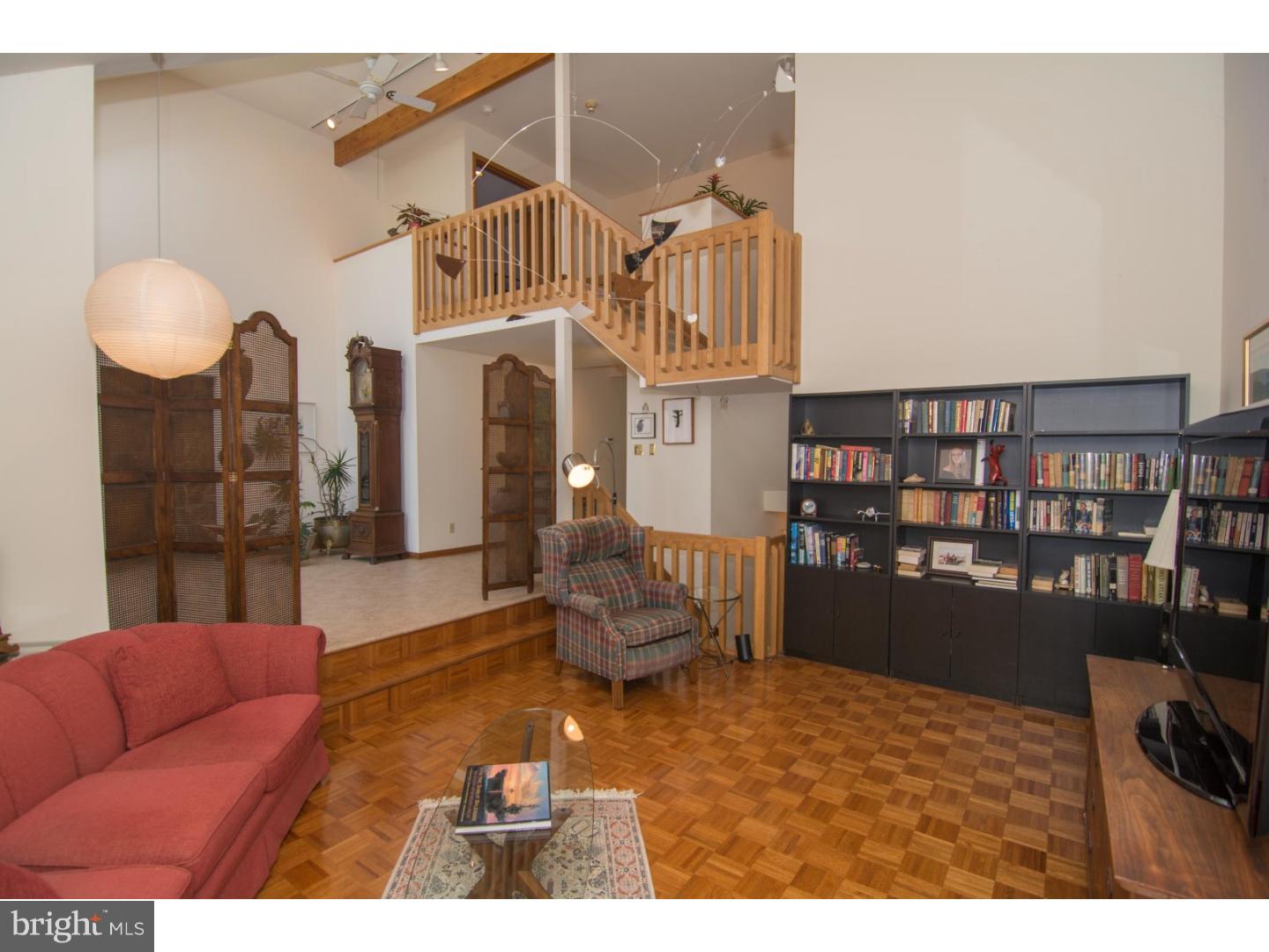580 Summit Lane Riegelsville, PA 18077 - Photo 3 of 25 Living Room
