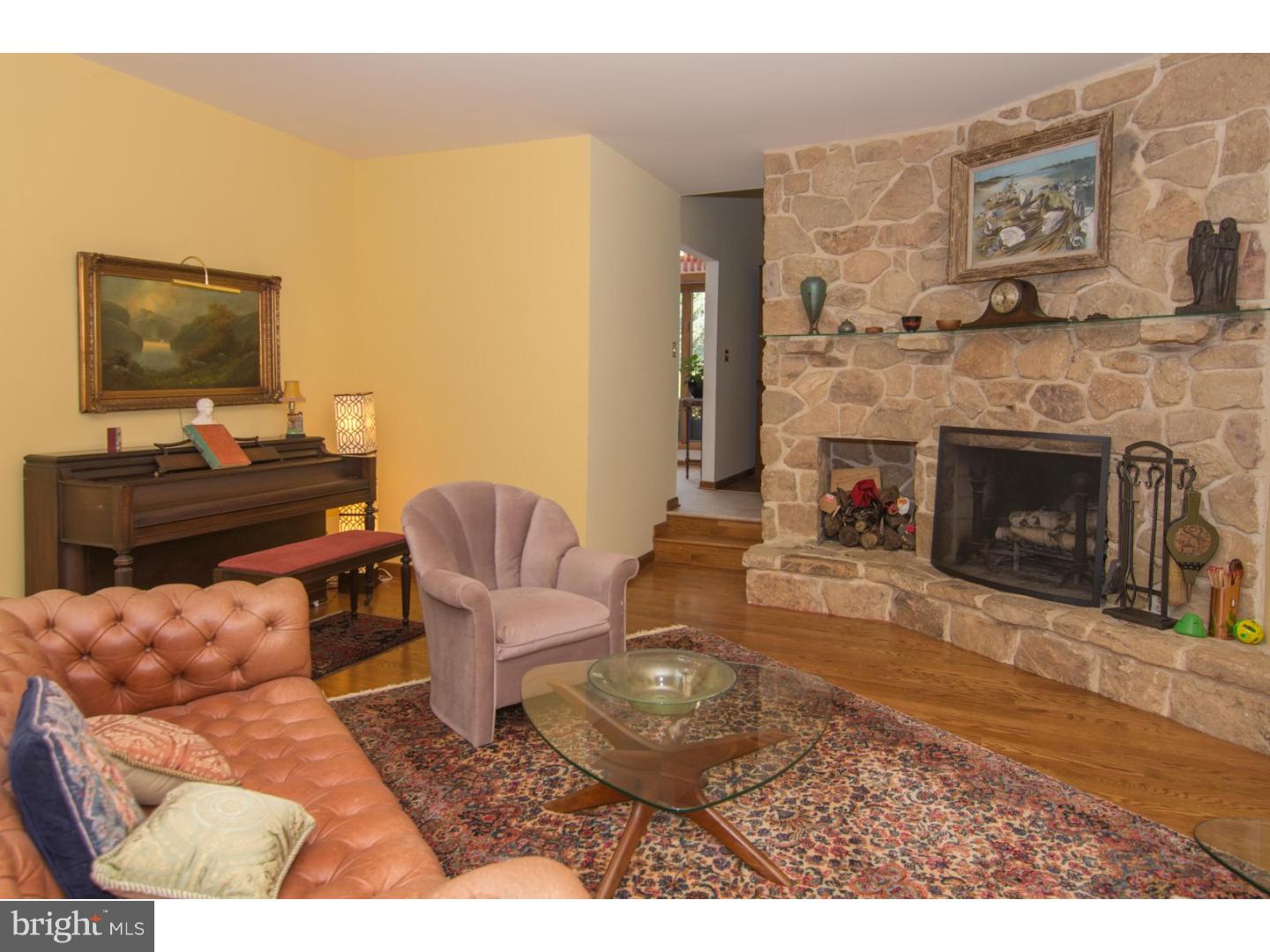 580 Summit Lane Riegelsville, PA 18077 - Photo 5 of 25 Family Room