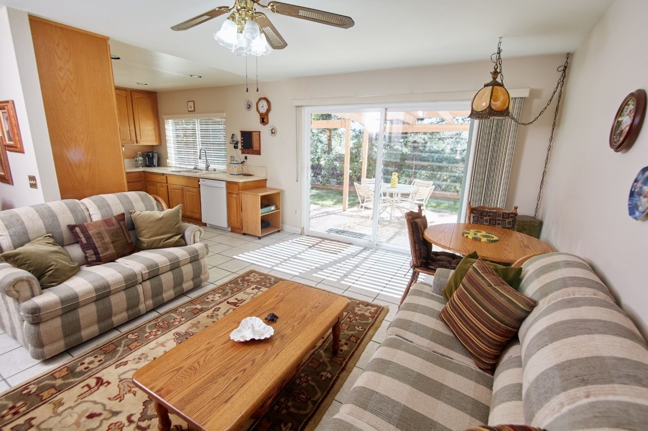 10485 Pine Grove Street Spring Valley, CA 91978 - Photo 12 of 25 Gallery Image 12