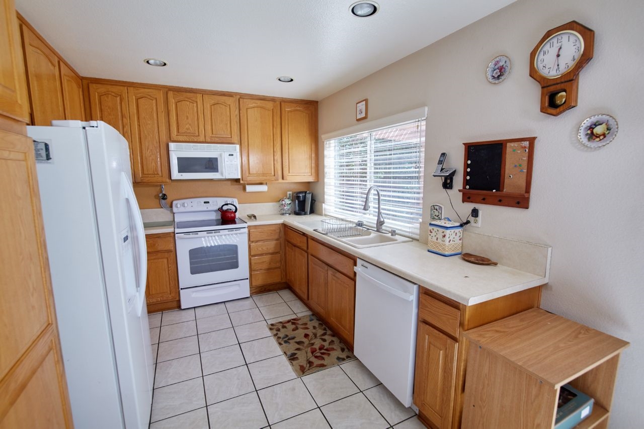 10485 Pine Grove Street Spring Valley, CA 91978 - Photo 13 of 25 Gallery Image 13