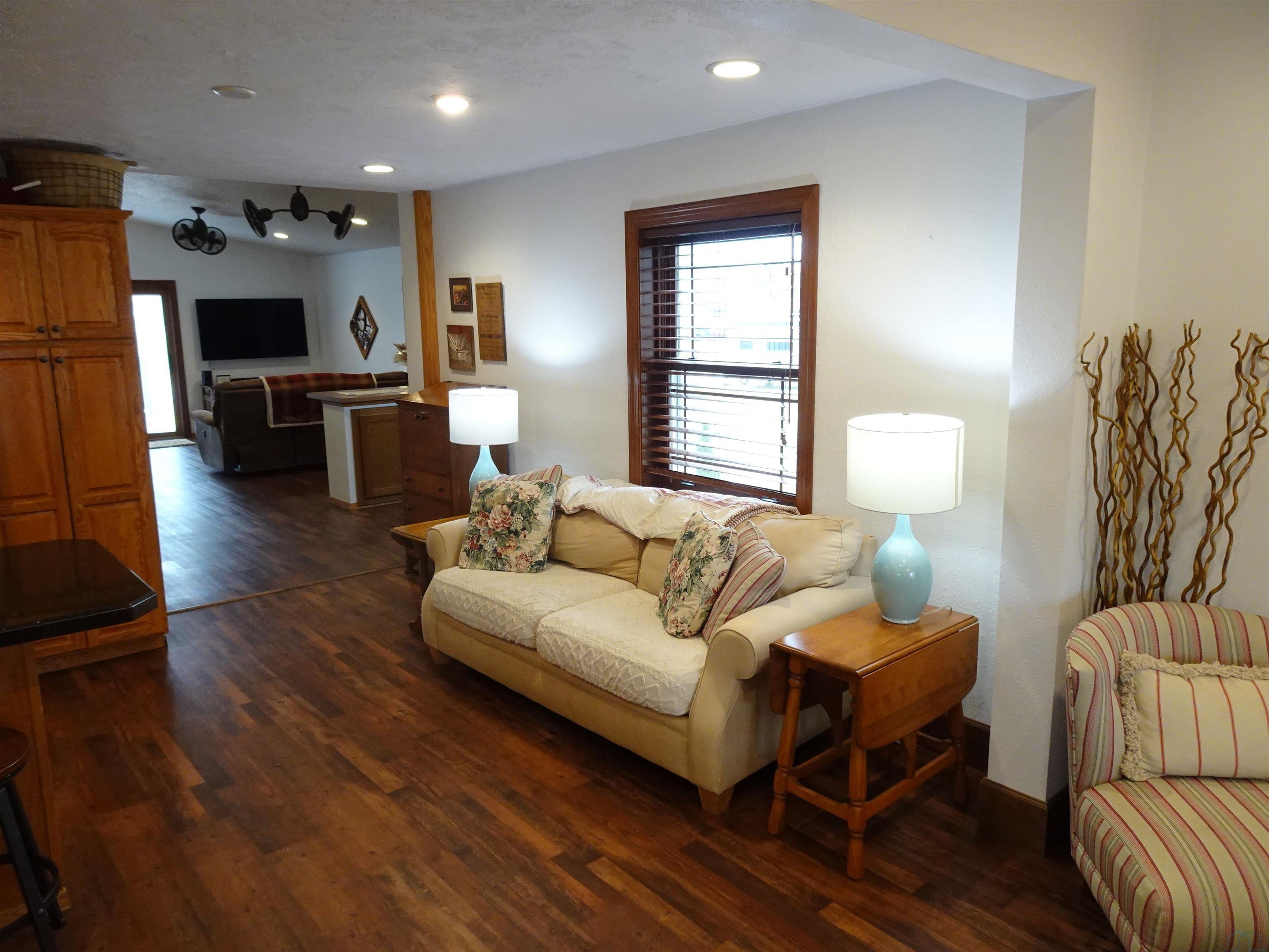1024 7th Street Sheldon, IA 51201 - Photo 5 of 34 Gallery Image 5