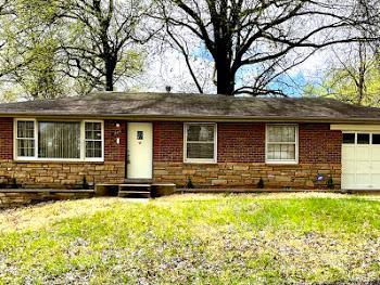 1284 Chambers Road St. Louis, MO 63137 - Photo 2 of 23 Gallery Image 2
