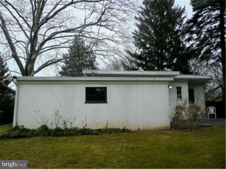 8202 Douglas Road Wyndmoor, PA 19038 - Photo 9 of 10 Exterior Side