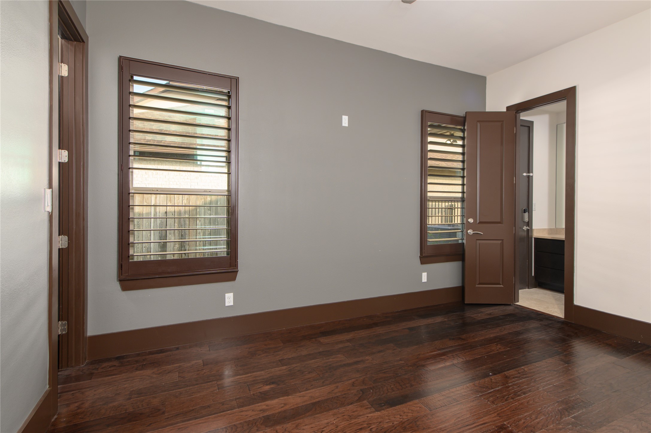 30 Freestone Stream Place Spring, TX 77389 - Photo 32 of 43 BEDROOM 2 W/BATHROOM