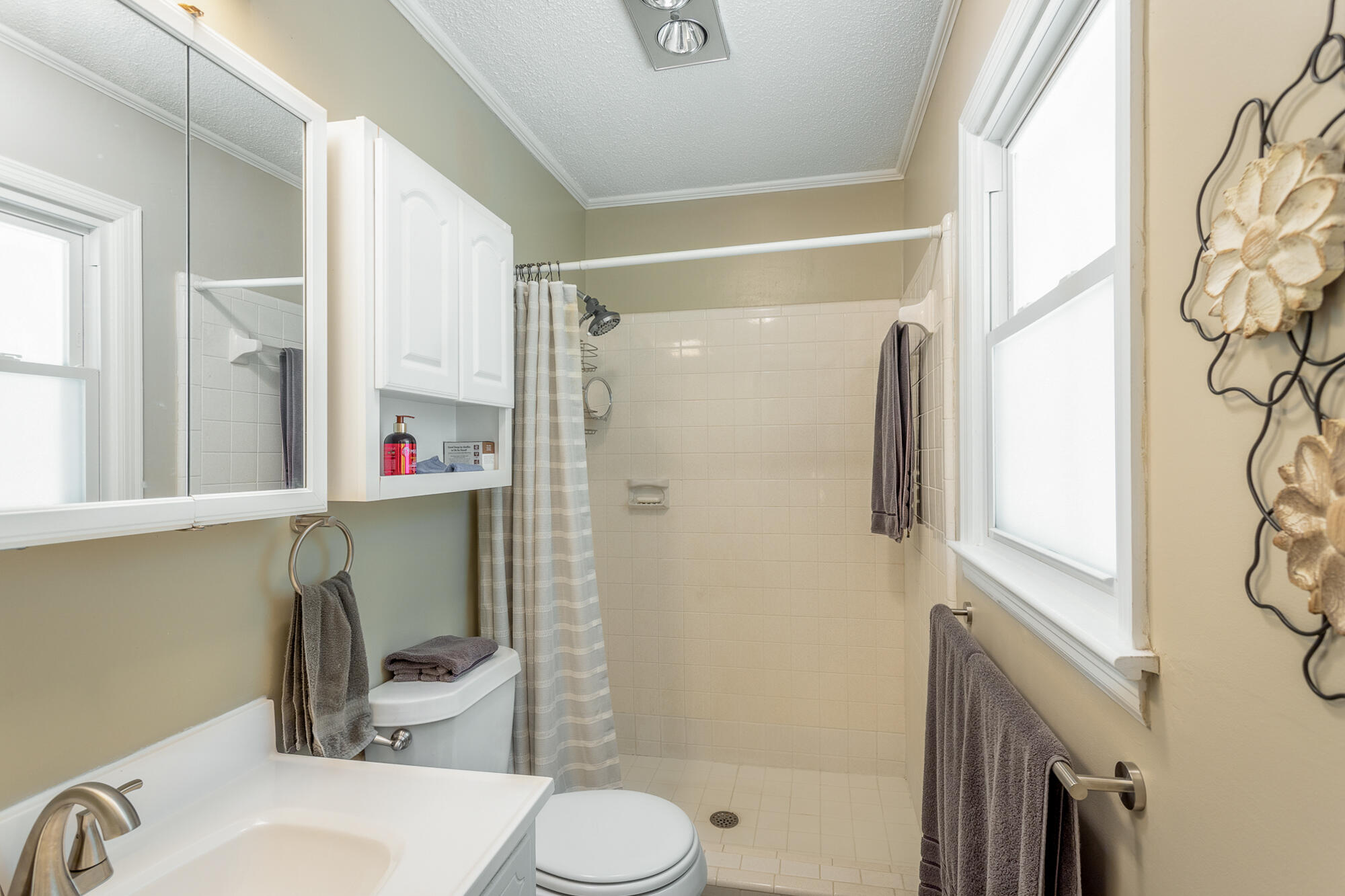 821 Ravine Road Signal Mountain, TN 37377 - Photo 31 of 50 Primary Bathroom