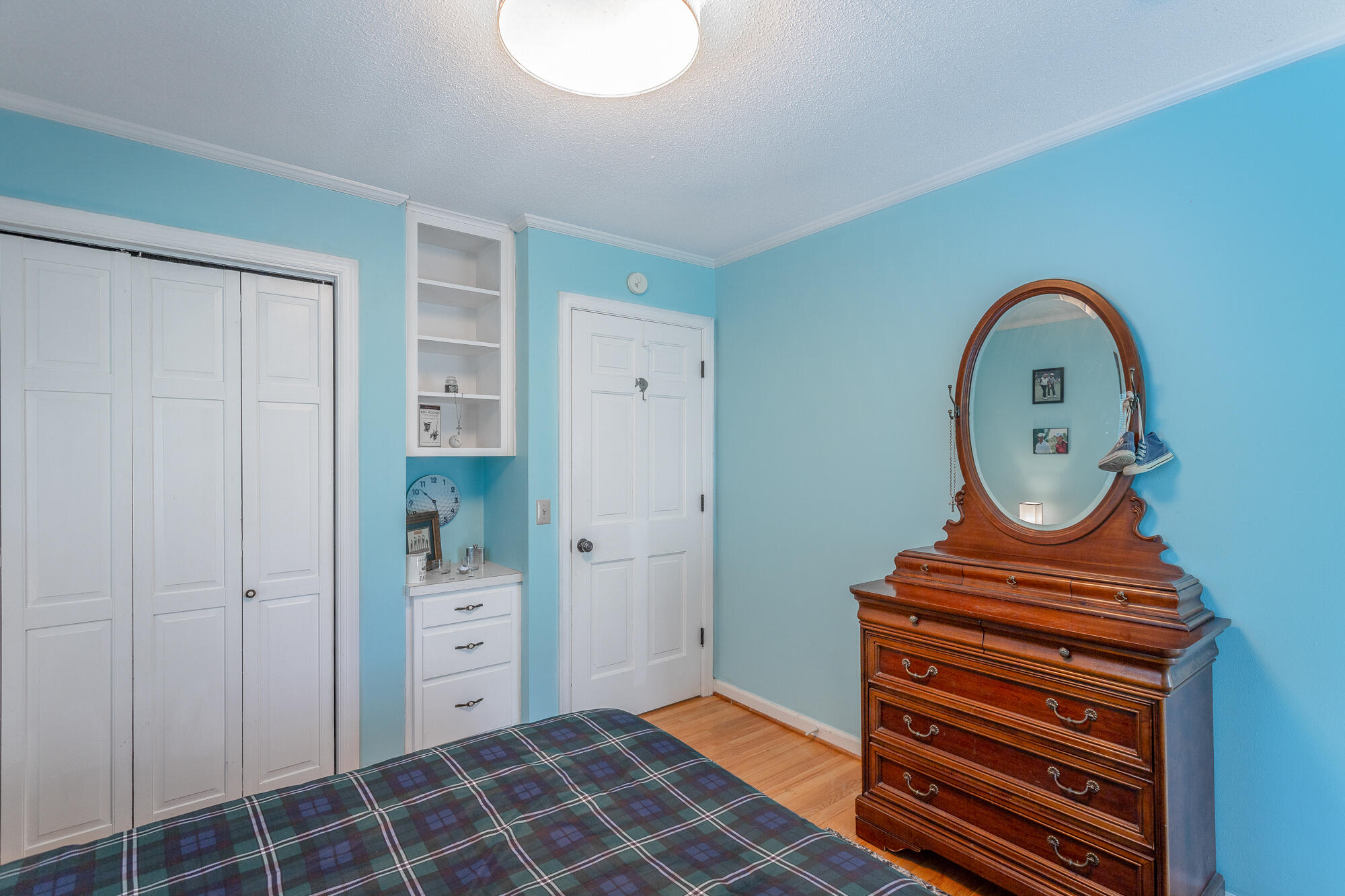 821 Ravine Road Signal Mountain, TN 37377 - Photo 33 of 50 Guest Bedroom
