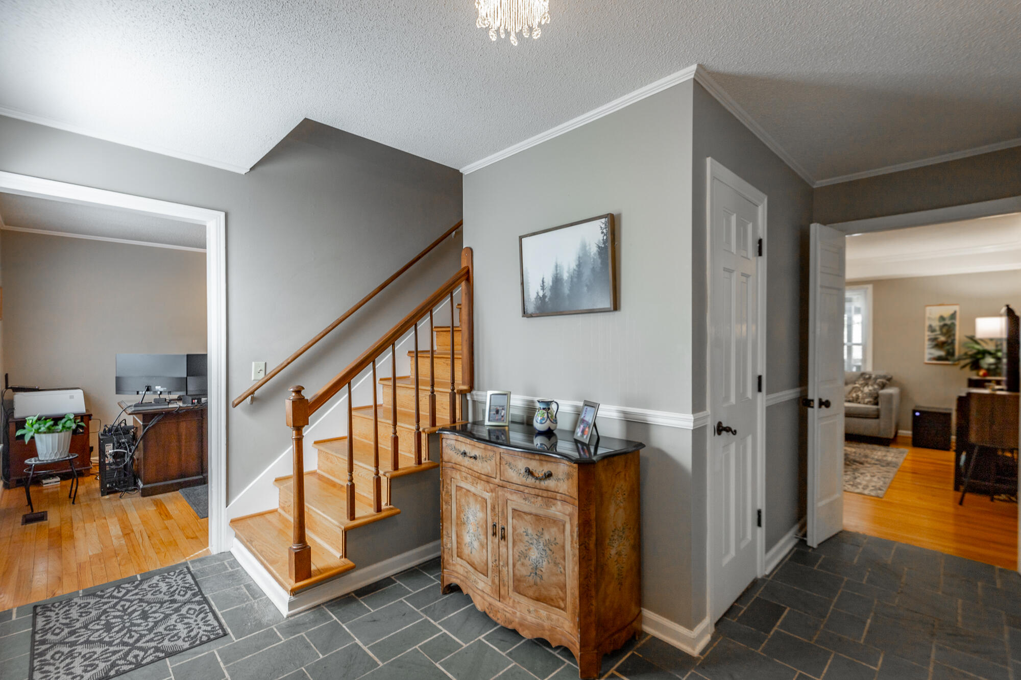 821 Ravine Road Signal Mountain, TN 37377 - Photo 6 of 50 Foyer