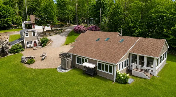 $999,000 | 20 Keene Avenue, Fitzwilliam, NH 03447