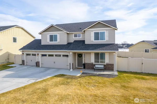 $479,900 | 739 North Doumit Drive, Moses Lake, WA 98837