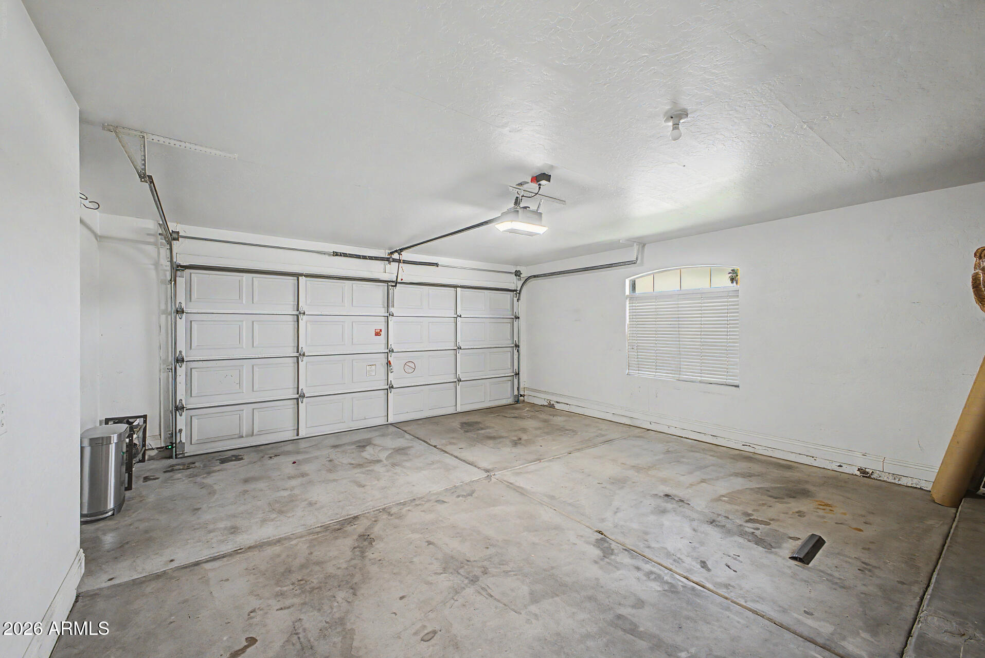 545 South Lemon Court Gilbert, AZ 85296 - Photo 22 of 41 Garage