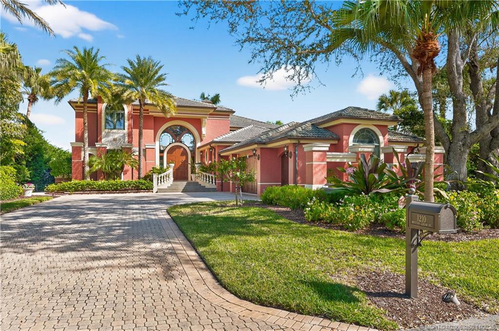 Estate Home in Harbour Ridge Yacht & CC