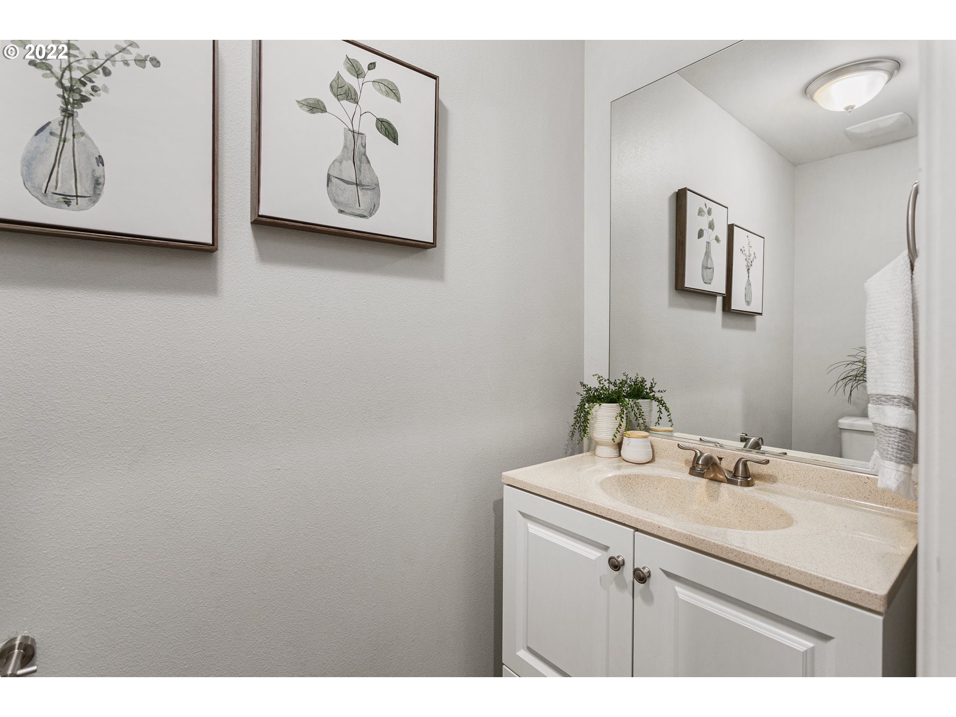 17007 Northeast 30th Avenue Ridgefield, WA 98642 - Photo 13 of 31 Bathroom