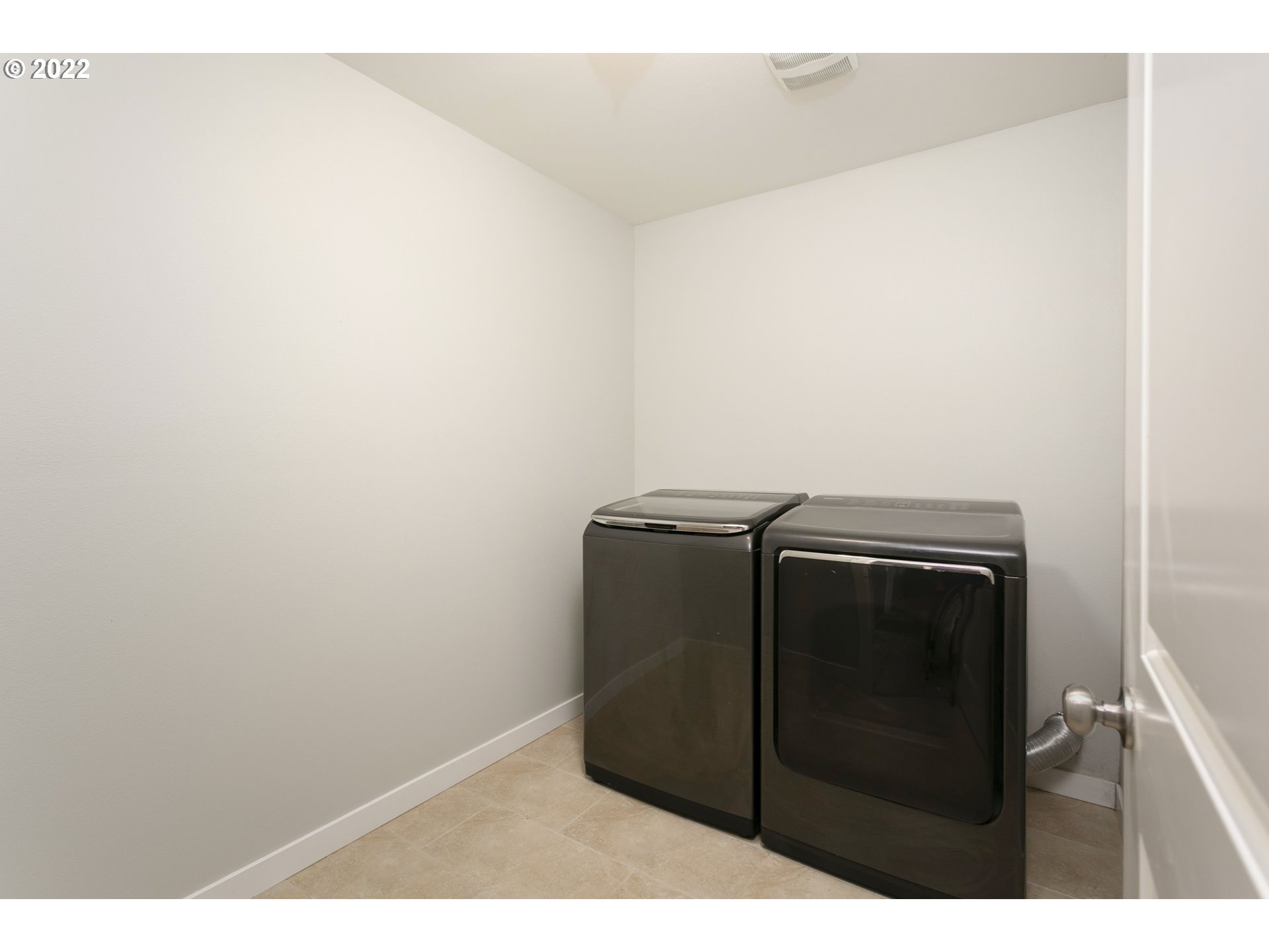 17007 Northeast 30th Avenue Ridgefield, WA 98642 - Photo 25 of 31 Laundry
