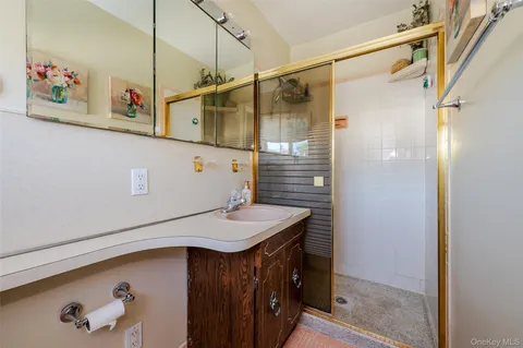 $849,000 | 341 Green Court, Oceanside, NY 11572