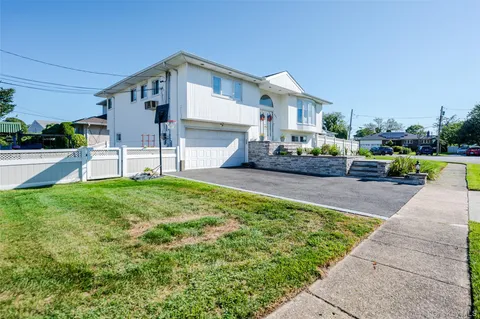 $849,000 | 341 Green Court, Oceanside, NY 11572