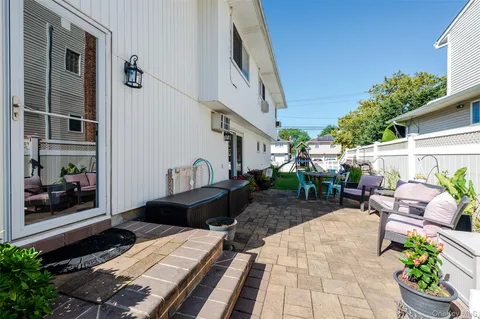 $849,000 | 341 Green Court, Oceanside, NY 11572