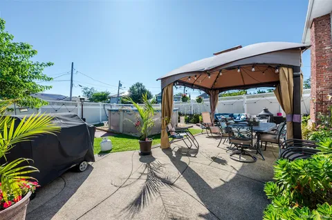 $849,000 | 341 Green Court, Oceanside, NY 11572
