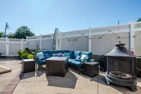 $849,000 | 341 Green Court, Oceanside, NY 11572