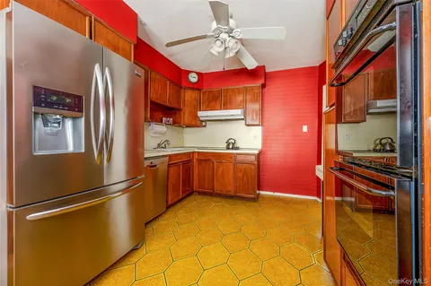 $849,000 | 341 Green Court, Oceanside, NY 11572