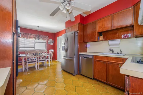 $849,000 | 341 Green Court, Oceanside, NY 11572