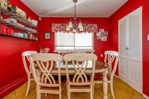 $849,000 | 341 Green Court, Oceanside, NY 11572