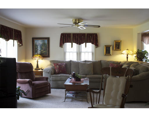 37 Uxbridge Road Sutton, MA 01590 - Photo 9 of 19