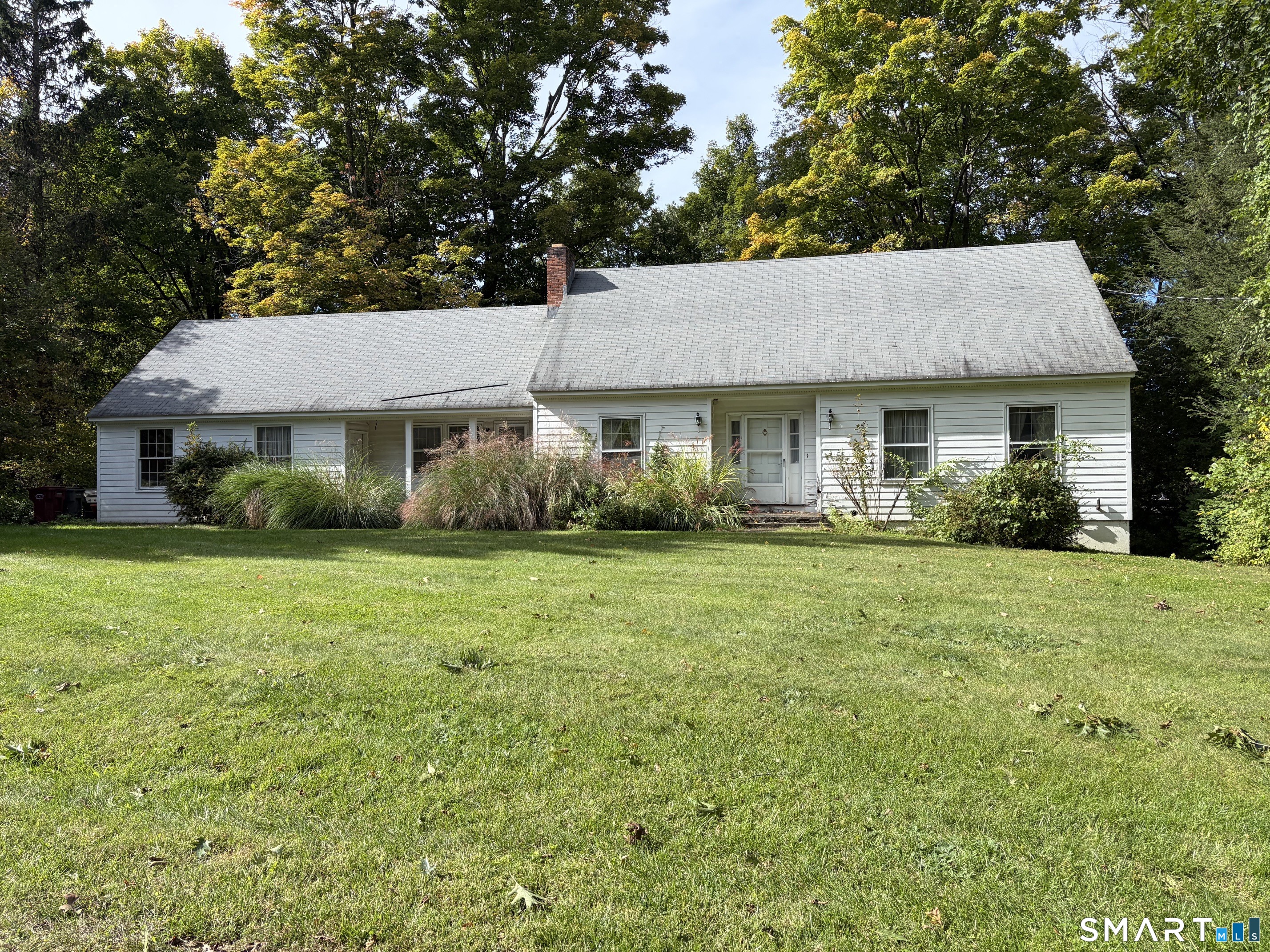 The potential is unlimited in this sprawling cape on a quiet dead-end street.