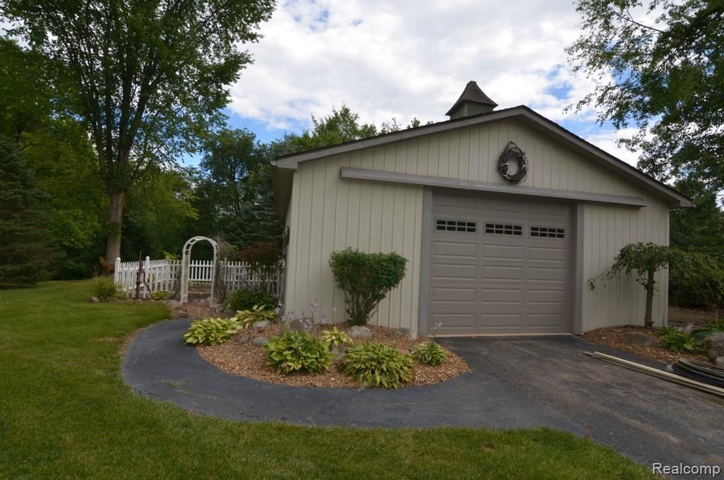 8620 Eaton Road Davisburg, MI 48350 - Photo 7 of 55 YOUR FRIENDS WILL ENVY YOU