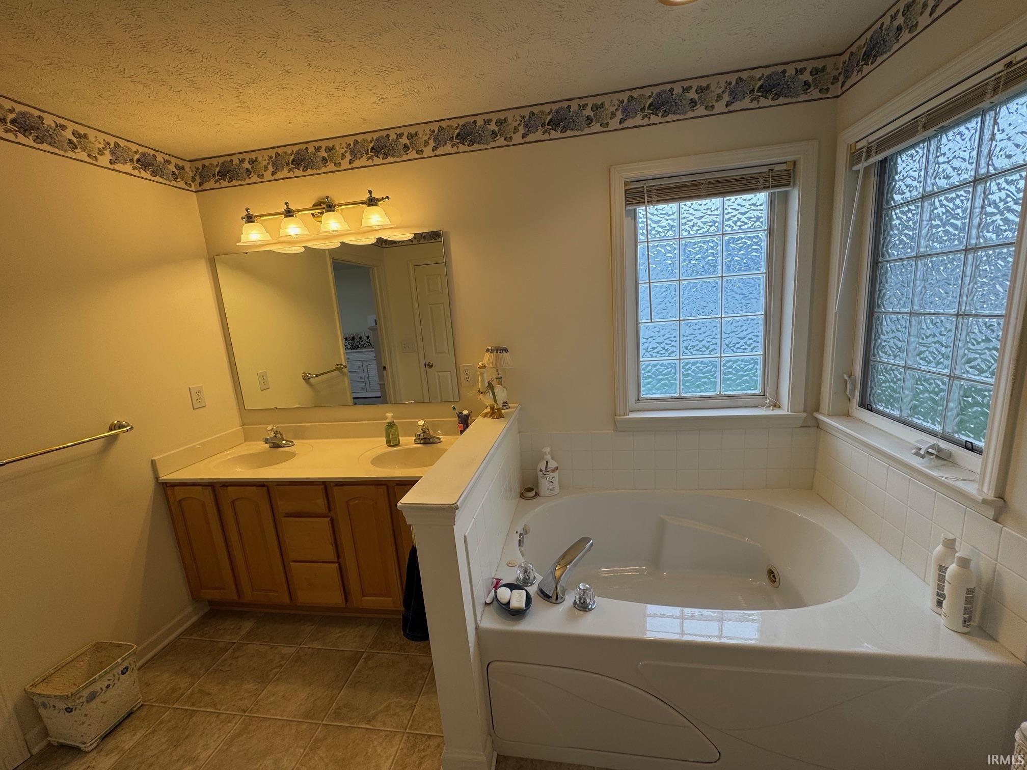 1728 Colonial Drive Rochester, IN 46975 - Photo 12 of 28