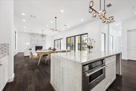 $1,549,000 | 3209 McCulloch Circle, Houston, TX 77056