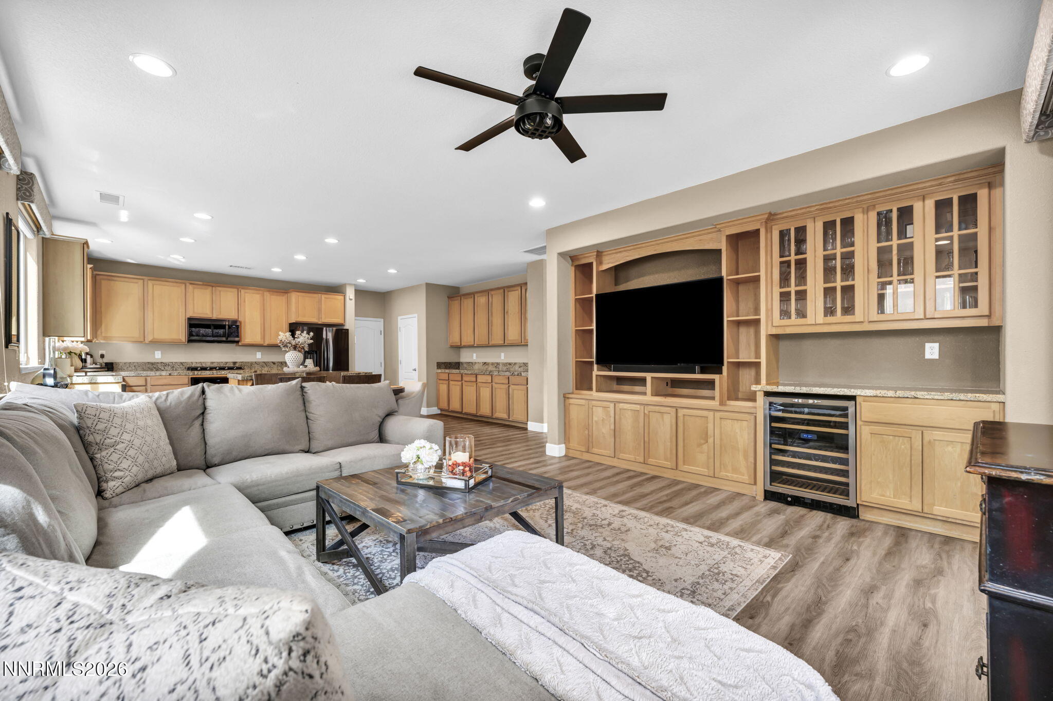 490 Luciana Drive Reno, NV 89521 - Photo 8 of 43 35-web-or-mls-490-luciana-dr