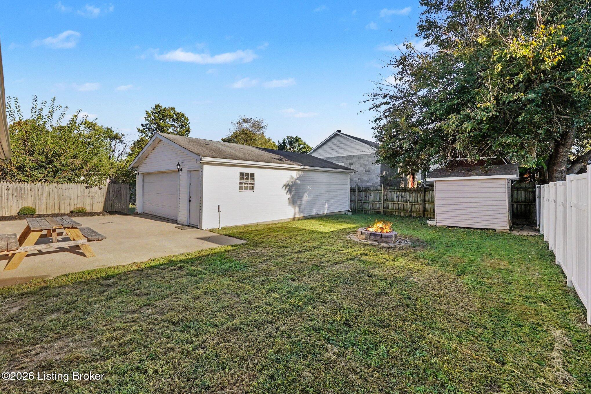 173 Crestwood Road Louisville, KY 40229 - Photo 25 of 31 027_file_4983