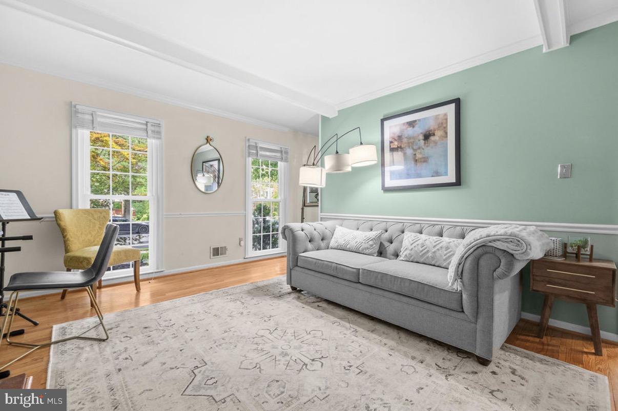 8853 Applecross Lane Springfield, VA 22153 - Photo 16 of 37