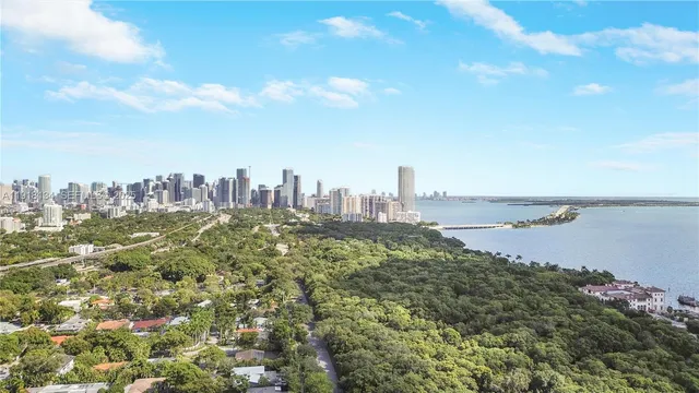 $3,270,000 | 259 Shore Drive East, Miami, FL 33133