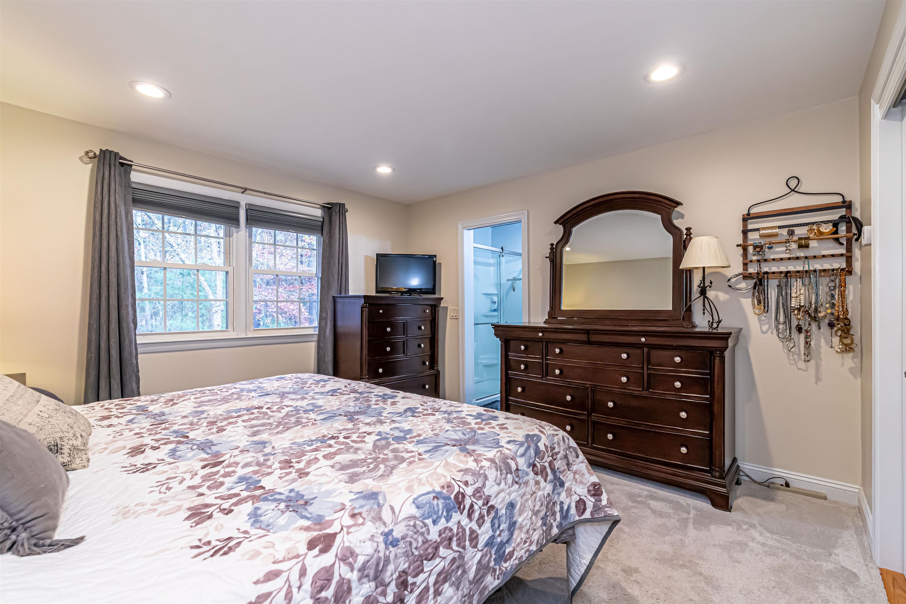 69 Bean Road Merrimack, NH 03054 - Photo 27 of 49